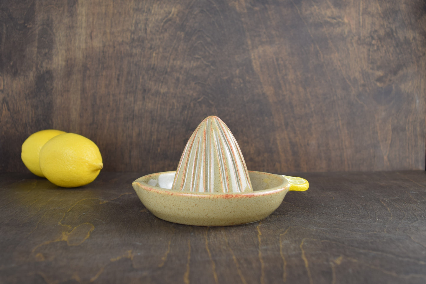 Cream Rust Citrus Juicer 2