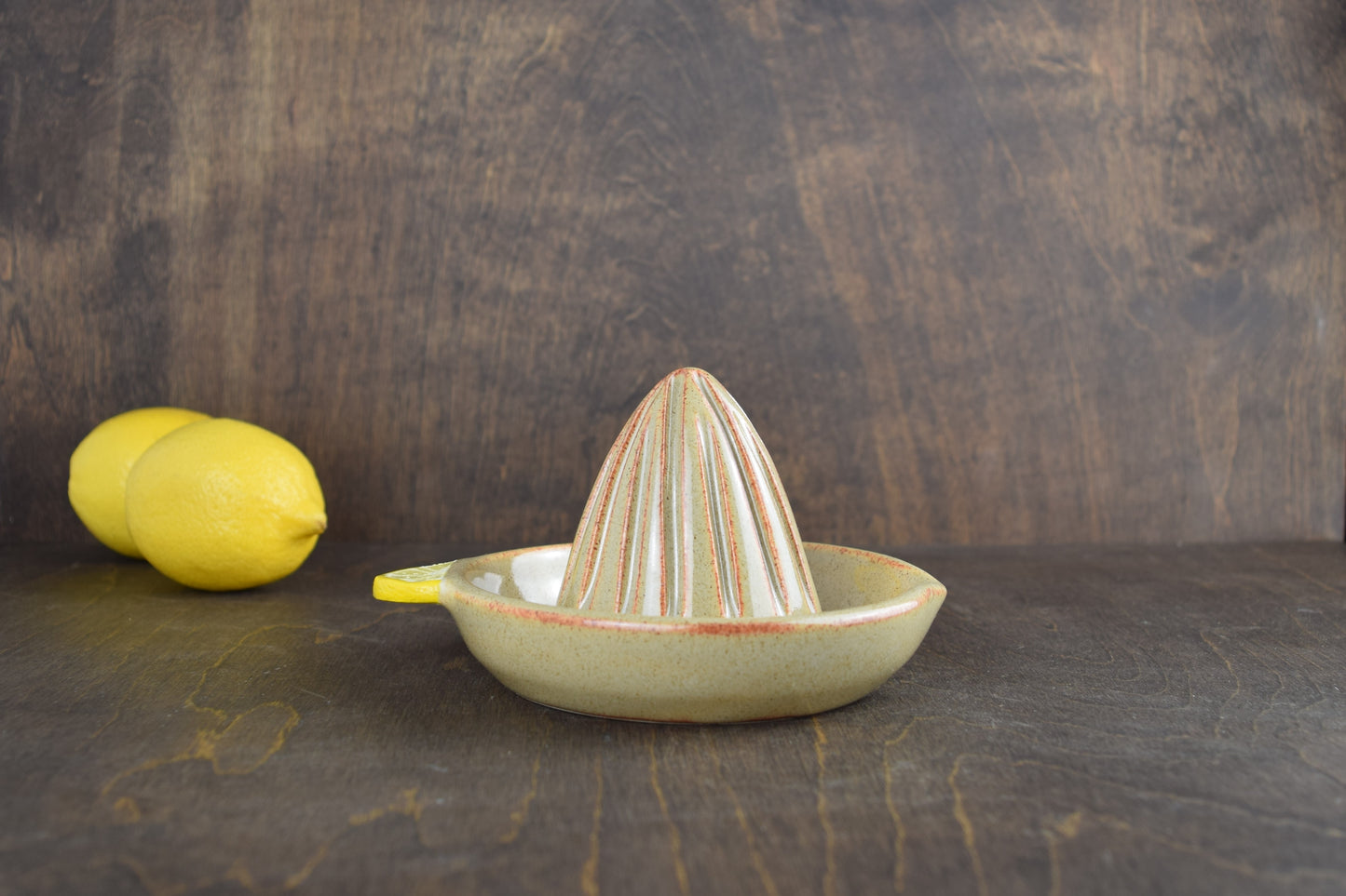 Cream Rust Citrus Juicer 2