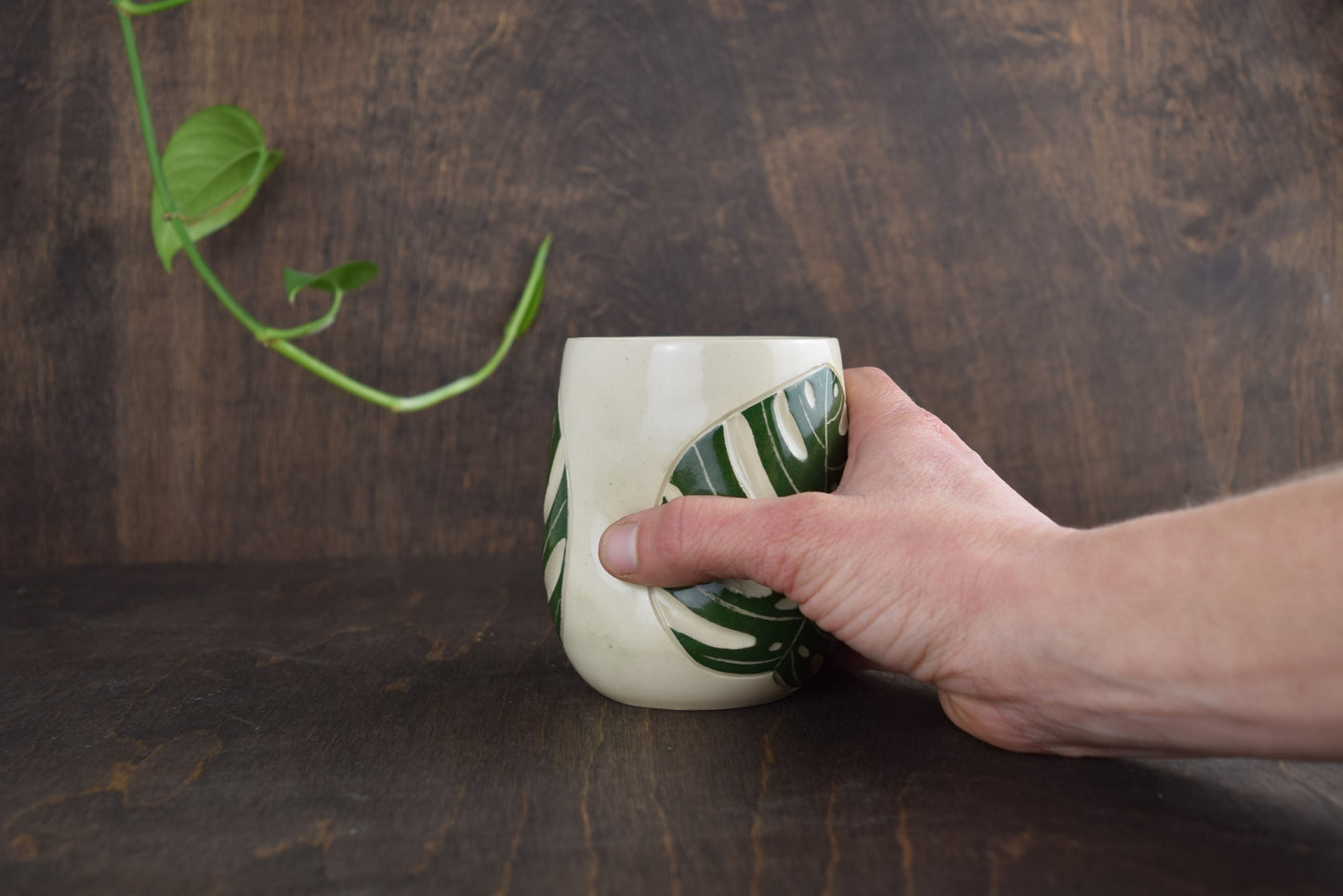 Monstera Tumbler w/ thumb holder