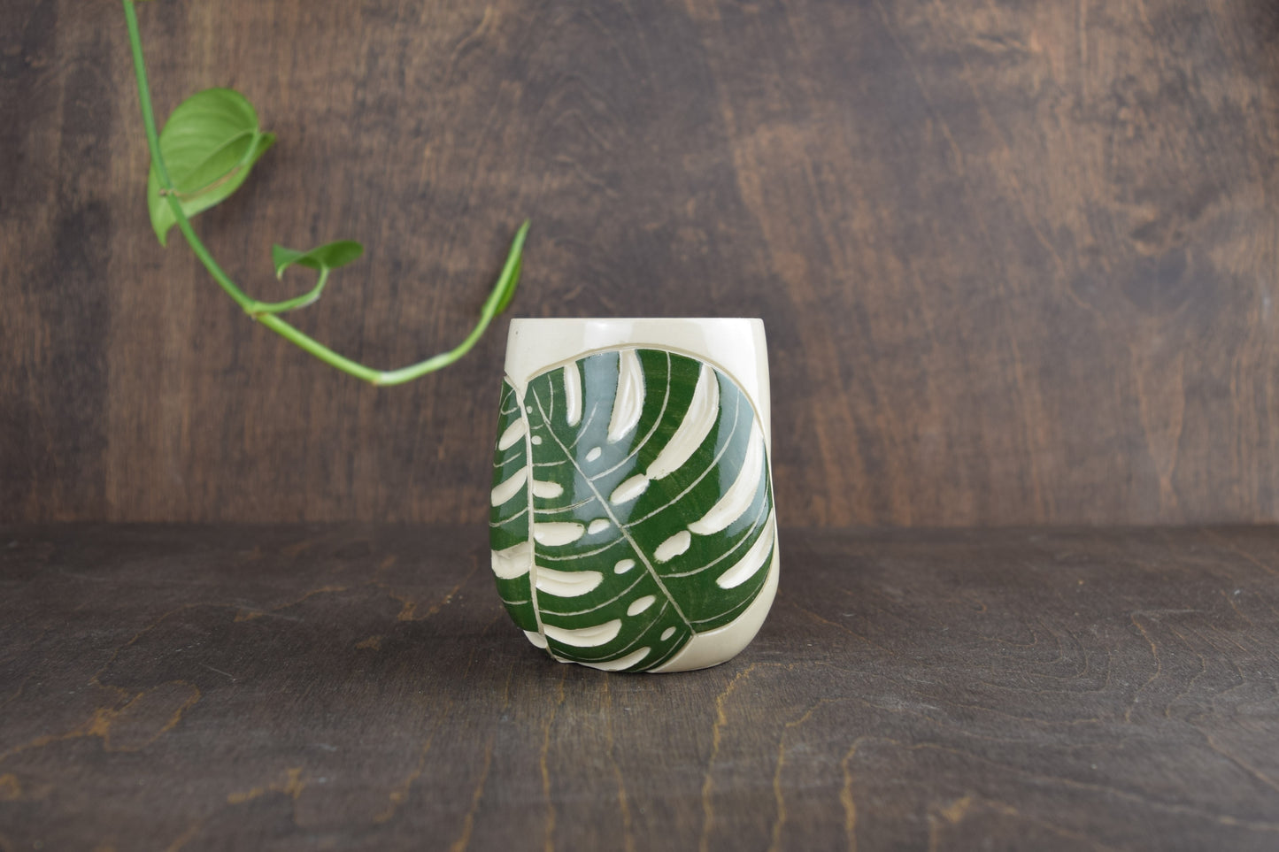 Monstera Tumbler w/ thumb holder